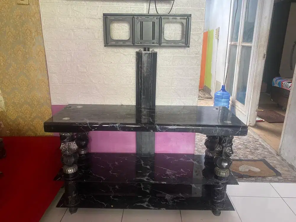 Meja tv kaca marmer