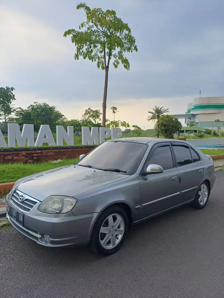 Hyundai Avega GX 2012 Manual Warna Grey Metalik pemakaian pribadi