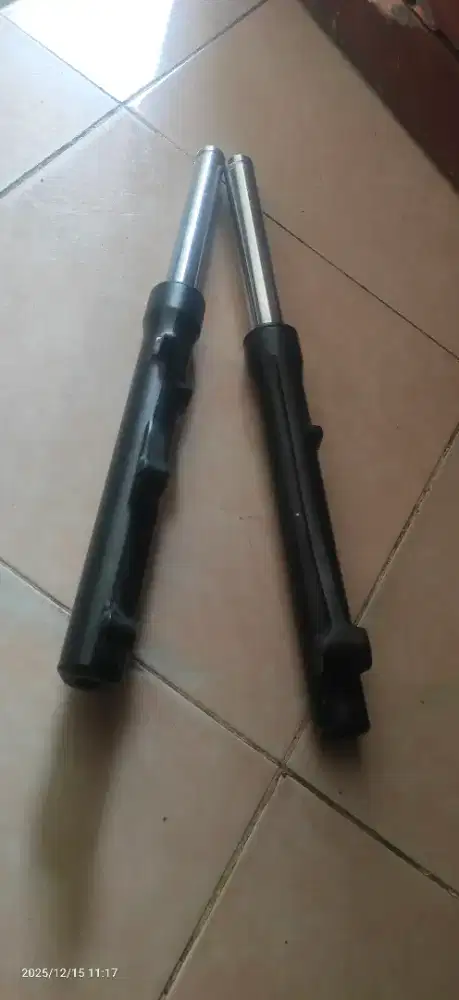 jual karna kebutuhan shok motor biet 2014 original bawa an pabrik