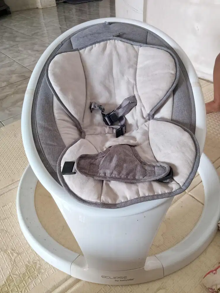 Boucher ayunan otomatis