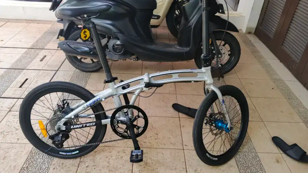 Sepeda lipat united nigma III