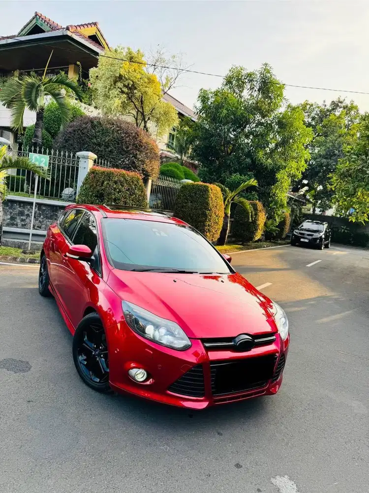 Ford Focus Sport Candy Red Hatchback Sunroof Tgn1 Siap Pakai