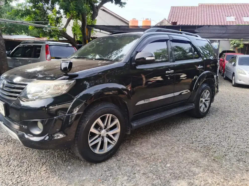 TOYOTA FORTUNER G TRD BENSIN AT 2013 PRIBADI