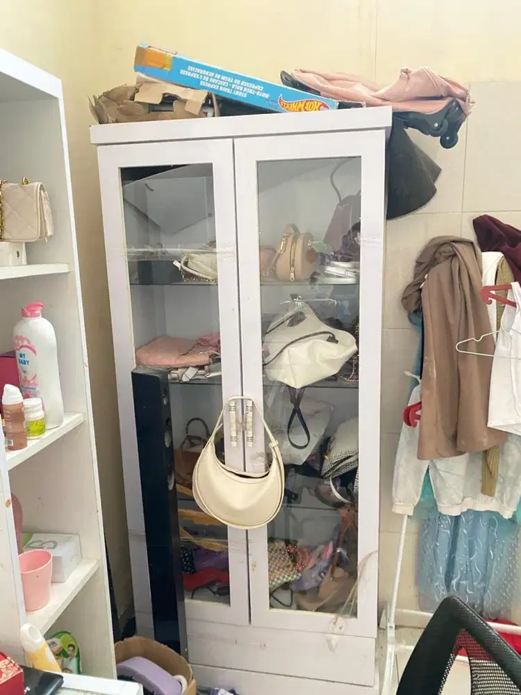 dijual rak tas bekas