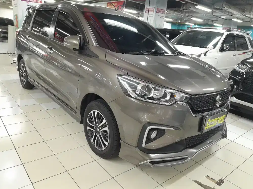 Suzuki Ertiga GT Sport Hybrid Abu-abu 2023 Automatic