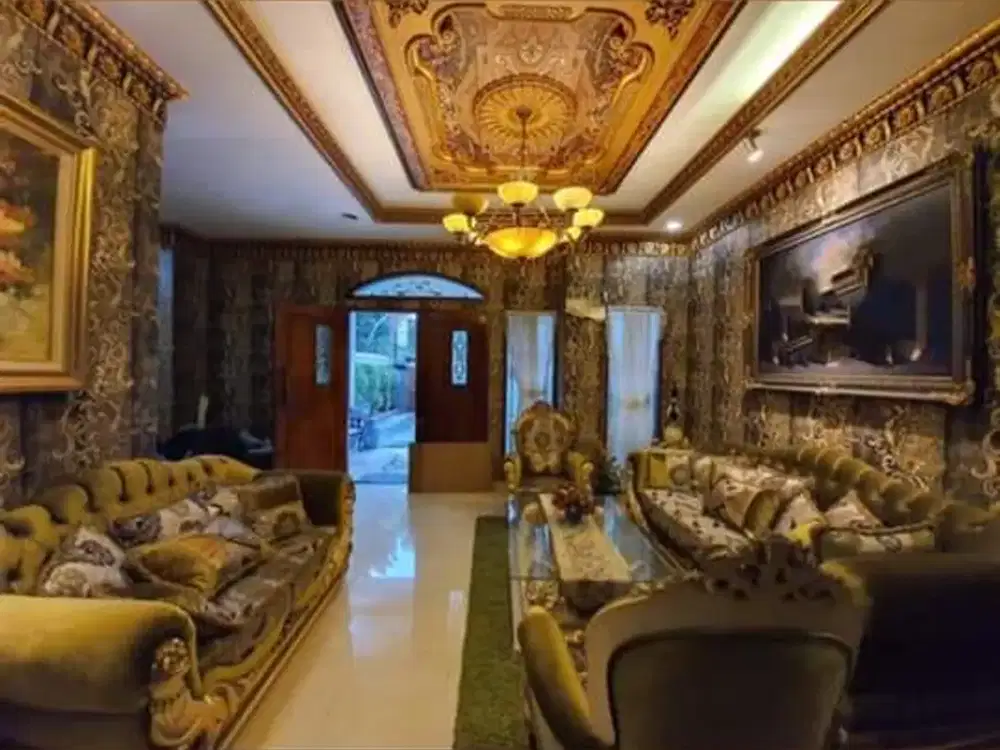 Di jual rumah mewah siap huni dengan akses 2 mobil