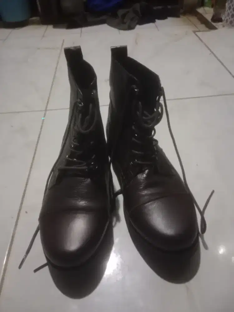Sepatu boots merk wood size 41