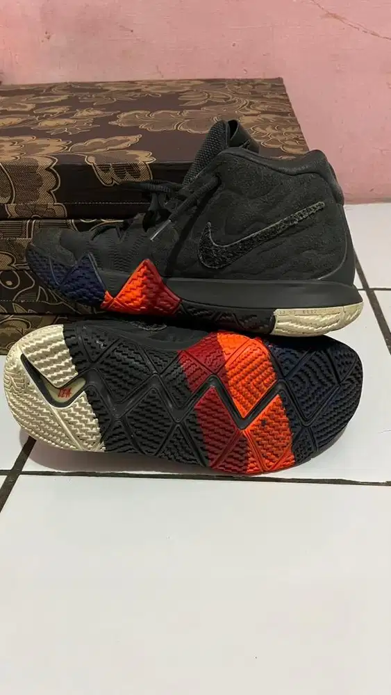 Sepatu Basket Nike Kyrie 4 Year of the Monkey