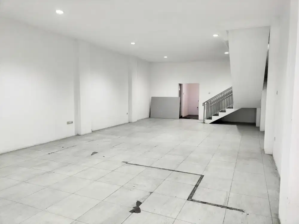 Dijual Ruko 2,5 Lantai Siap Pakai Lokasi Strategis di Mekar Wangi Bandung