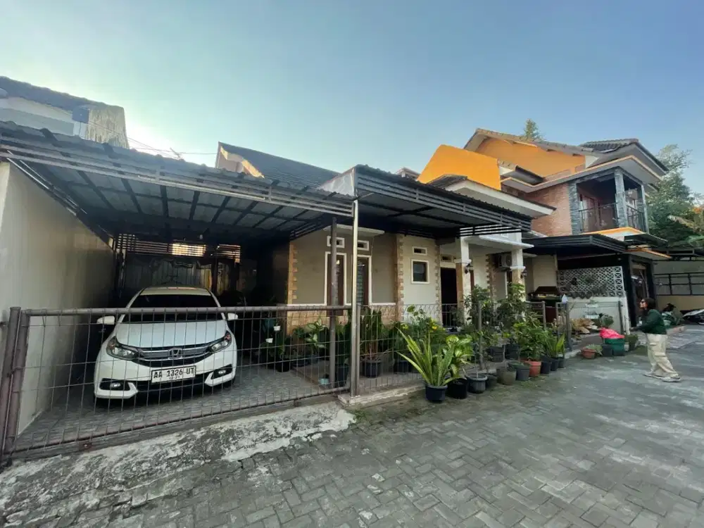 Dijual rumah siap huni Barat kampus AMP YKPN palagan