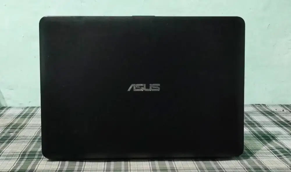 Asus Vivobook x441u dualvga i3gen6/8/500 batre awet 3jam siap pakai