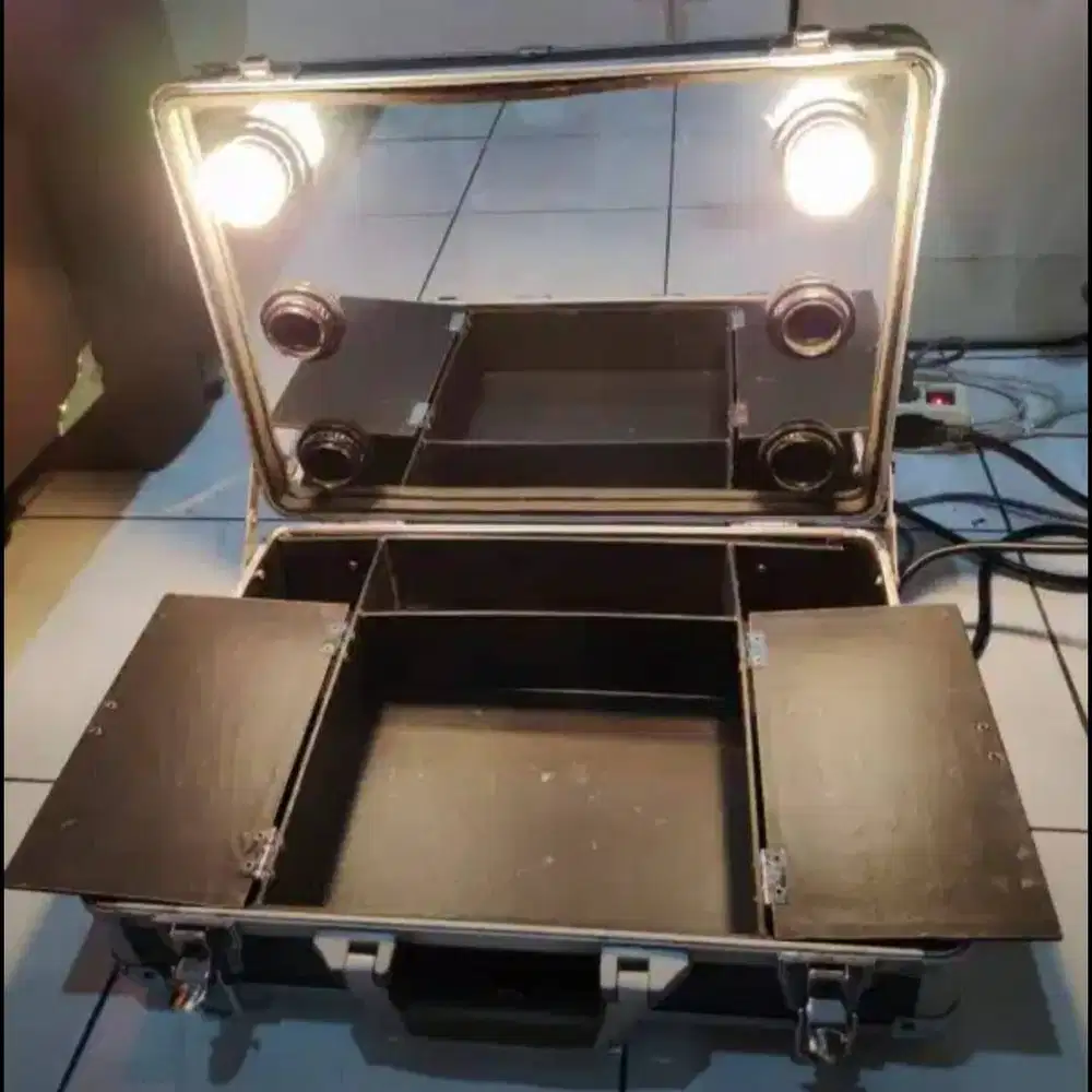 TAS KOPER MAKE UP ARTIST PREMIUM KONDISI BAGUS 90% KOMPARTEMEN BESAR