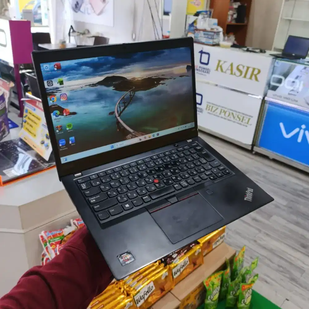 LENOVO THINKPAD RYZEN 5 RAM 8GB SSD 256GB SIAP PAKAI