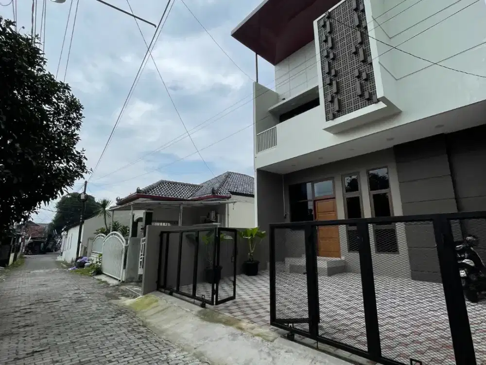 Dijual rumah baru di condong catur Akses dekat dengan Pakuwon, UGM, Al Azhar, pusat kuliner