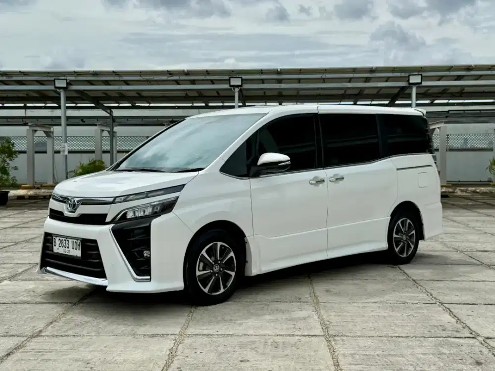 Toyota Voxy 2019