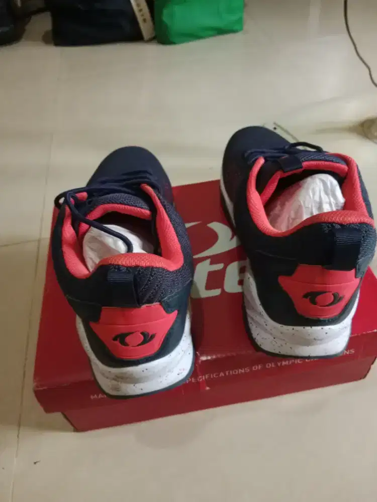 Sepatu astec baru , di pake sekali aja