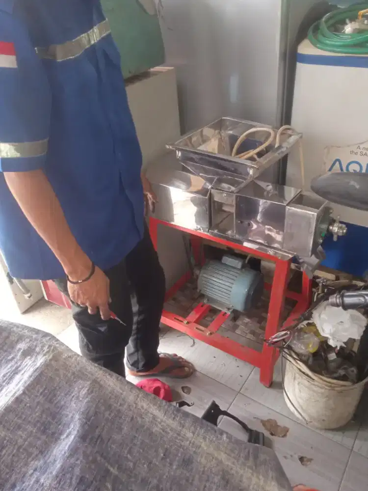 mesin peras santan belum di pakai