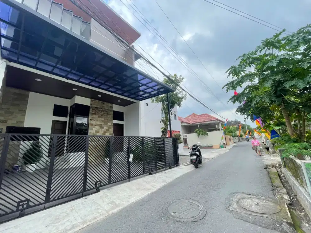 Dijual Rumah cantik 2 lantai siap huni di Kayen,  Akses jalan aspal, mobil lega, Lokasi jakal sangat dekat UGM
