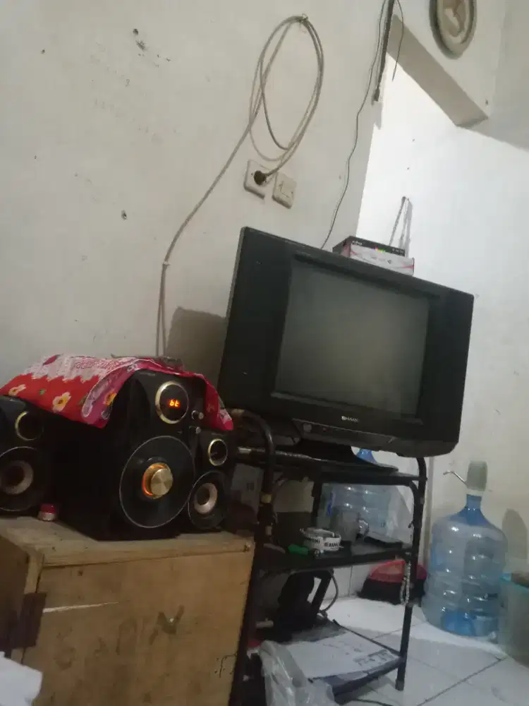 Dijual minicompo Politron tv Sharp sama setbox sama meja tv