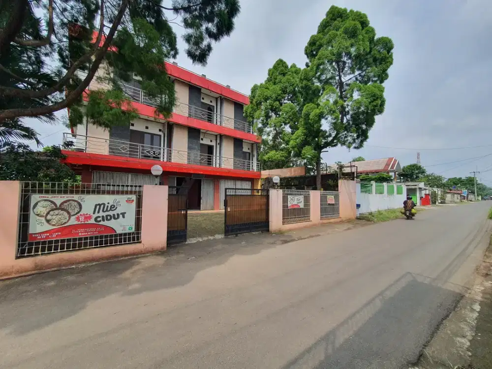 3 unit Ruko 3 Lantai Ruang Usaha Ciburial Ciparigi Tanah Luas 500