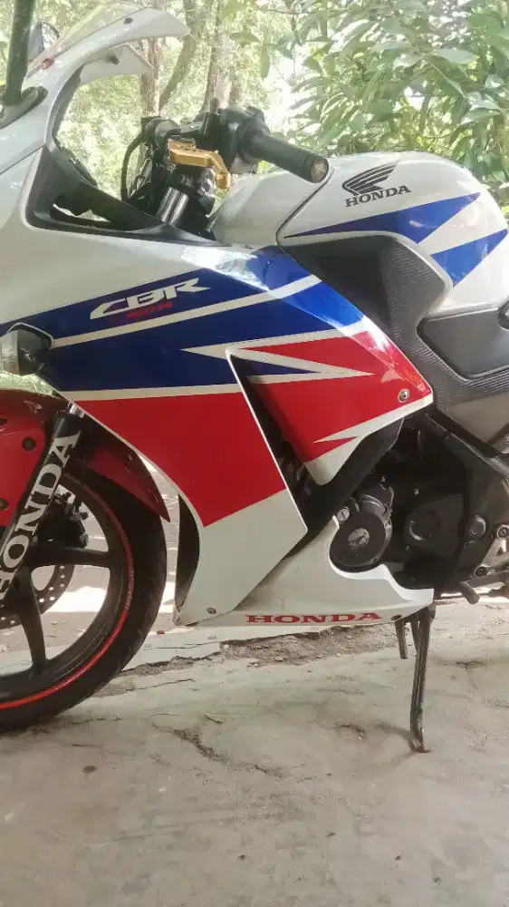 Di jual CBR 150 r