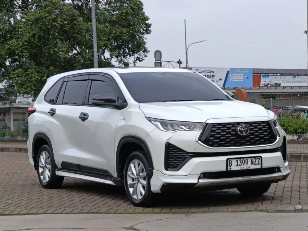 Toyota Innova Zenix V Modellista 2023 Low Odo