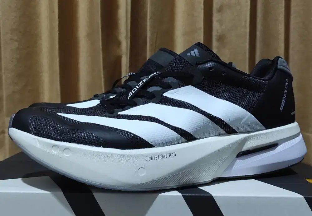 Adizero Boston 13 size 43