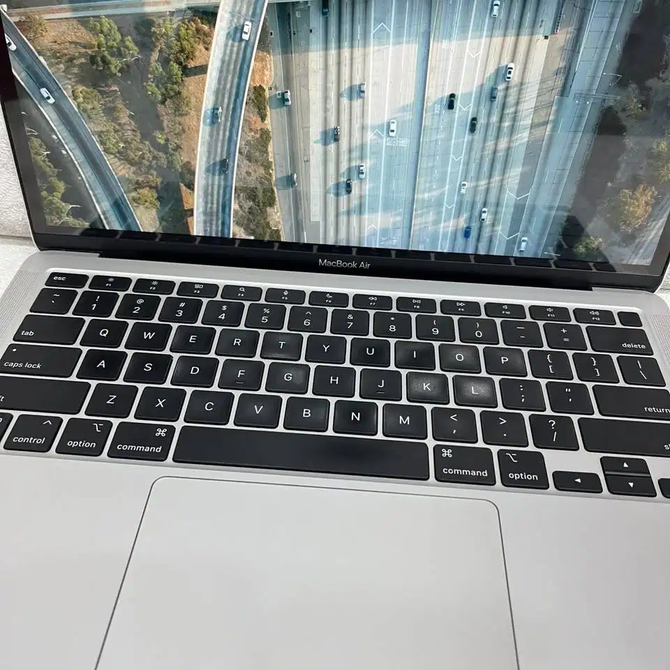 MacBook Air 13 inch M1 2020 8/256GB Fullset second iBox Silver