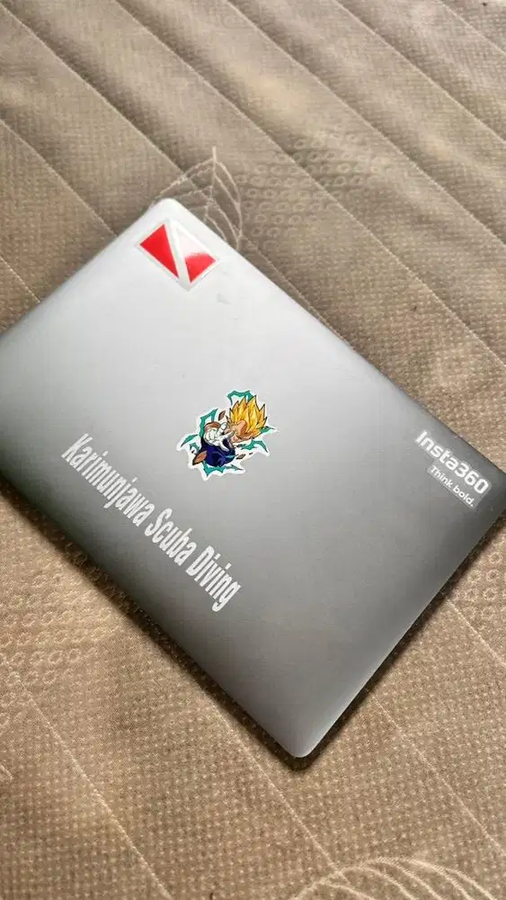 MacBook Pro 15 Inch 2017 Sequoia, dual os windows 10.