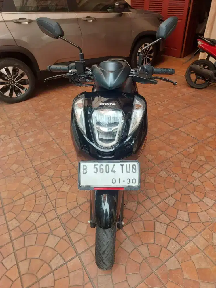 GENIO 2025 Black LOW KM 7RB Super Like NEW