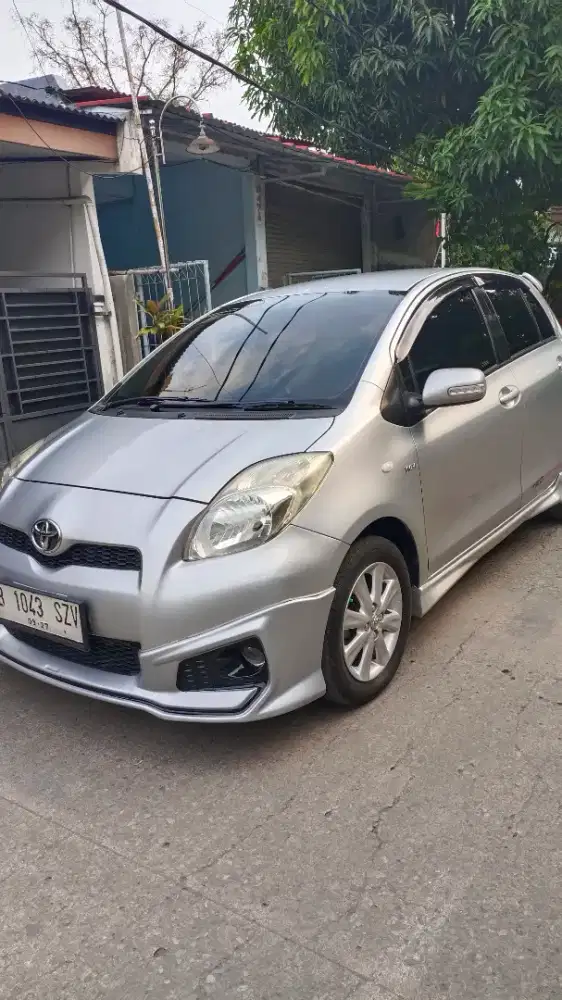 Yaris type J 2012 manual