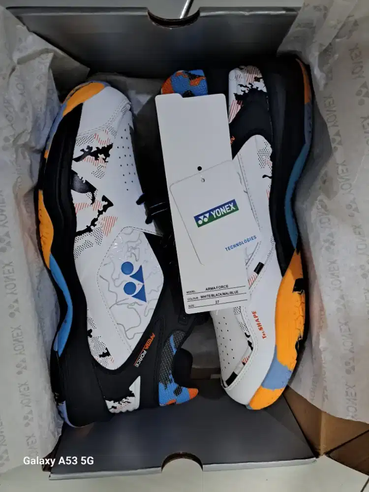 Sepatu badminton ori yonex (limited edition)