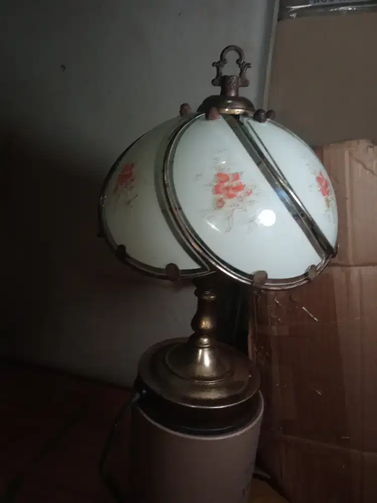 Lampu meja antik sensor sentuh