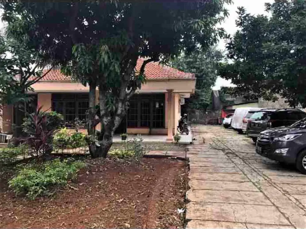 Dijual cepat murah Rumah di pertukangan Jakarta Selatan bisa utk kos2 an Ruko