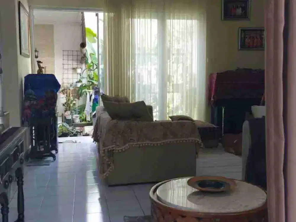 Dijual cepat runah cantik siap huni di perumahan elit legenda wisata cibubur  akses tol