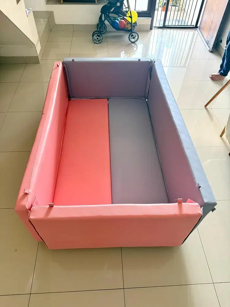 Jual Bumper Bed Merk Playbie uk 100x180 kondisi seperti baru