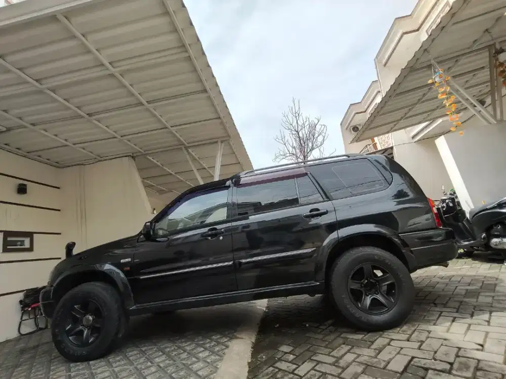 Suzuki Grand escudo 2004 (Liat