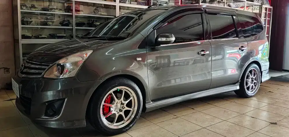 Nissan Grand livina 2012 Bensin