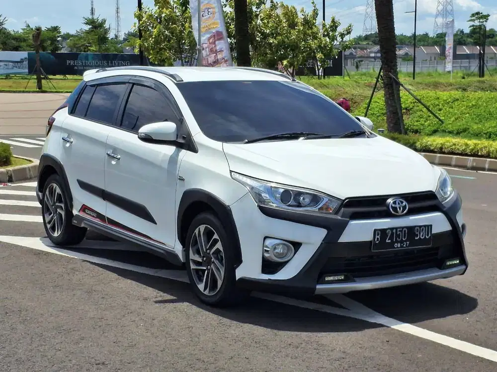 Murah banget angsuran 4 jtan bw plg Toyota Yaris heykers 1.5 AT 2017