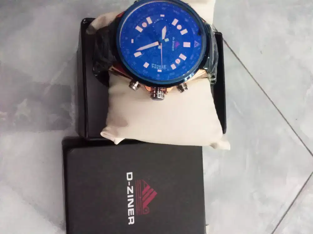 Di jual jam tangan dziner dual Time msh baru blom pernah di pakai