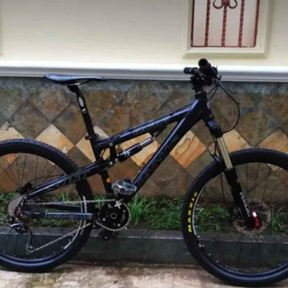 Sepeda Gunung MTB XLT Jamis Dakar