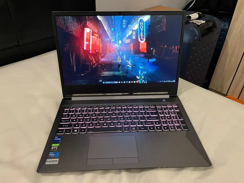 LAPTOP AS GAMING HIGH END