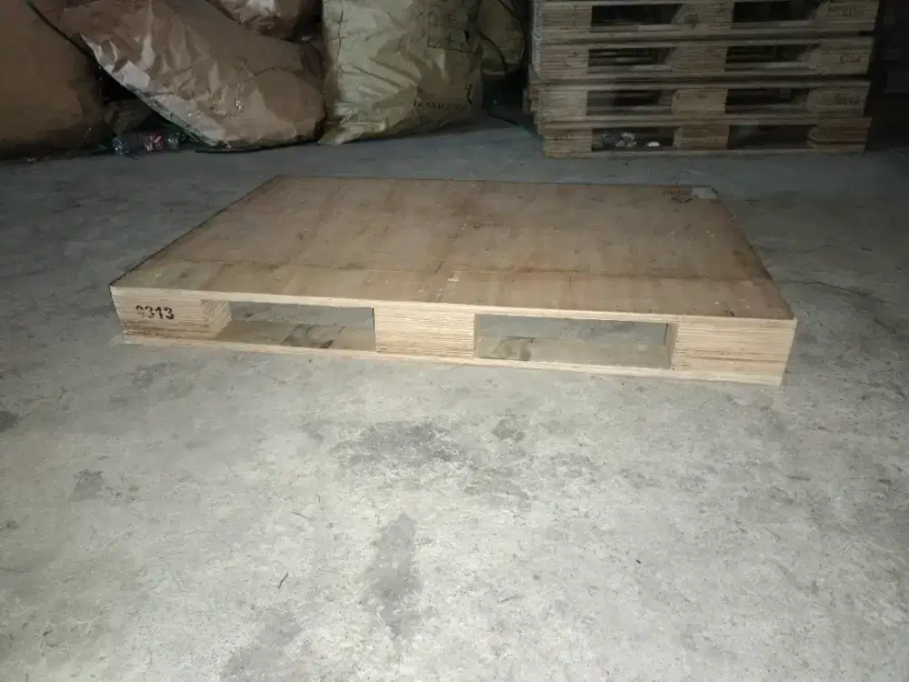 Jual beli palet plastik