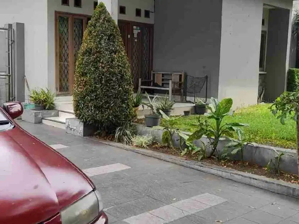 Dijual rumah asri dan luas lokasi strategis dekat Gasibu