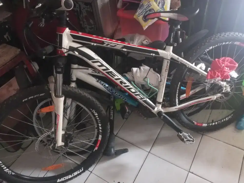 Di jual sepeda gunung kondisi bagus
