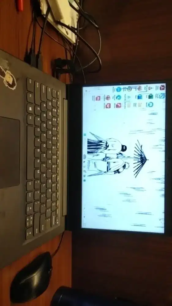 Laptop Lenovo v14 ada ram 16gb