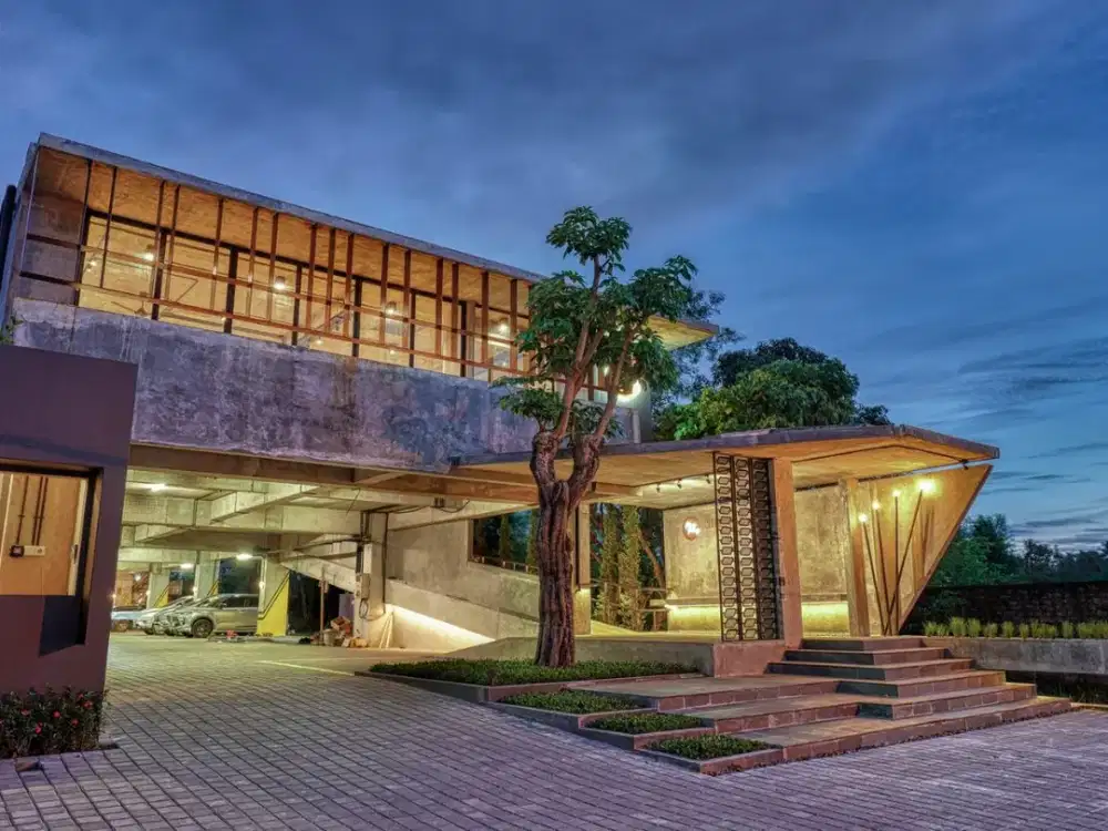 Resto Atau Ruang Usaha Lokasi Premium di Jalan palagan Dekat Hyatt Regency