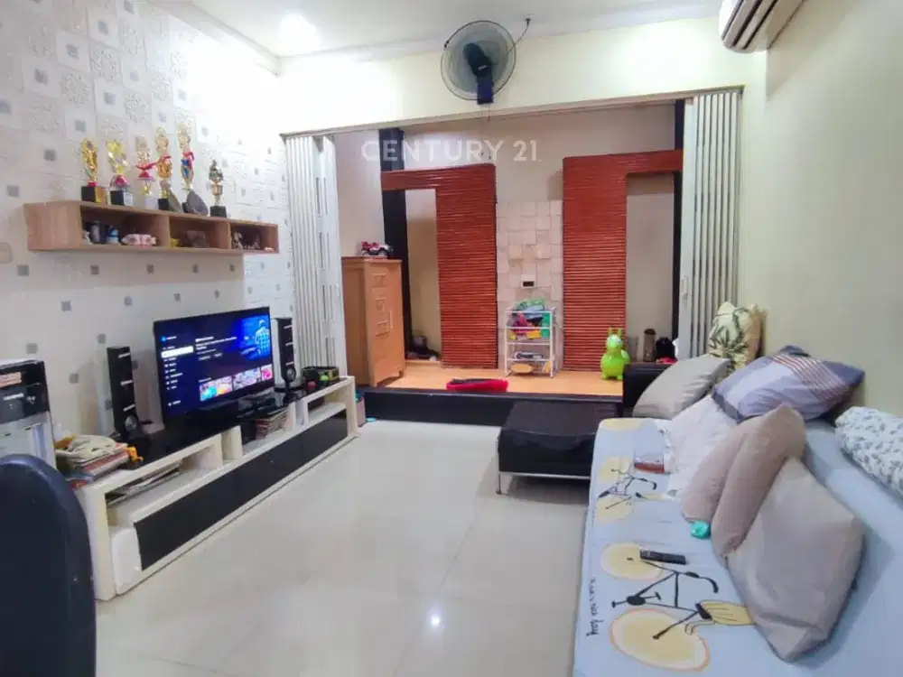 Rumah Tinggal 2 Lantai Akses Jalan Lebar Di Kelapa Gading R2052