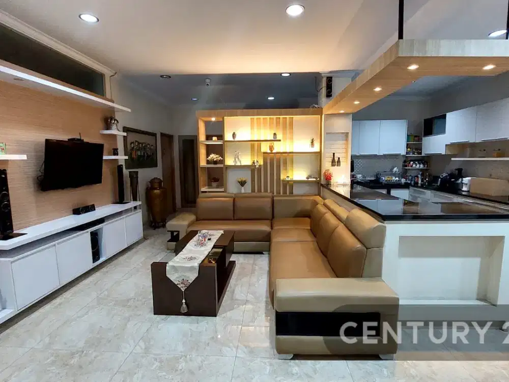 Rumah 3 Lantai Posisi Hook Di Sunter S7939
