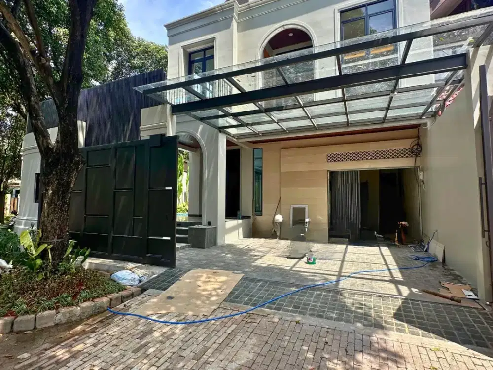 RUMAH HOOK PONDOK INDAH. DALAM KOMPLEK. NEWLY RENOVATED. DEPAN TAMAN, LT 235 /LB 200 , 5KT +2, 4KM +1, SHM, 15,9 M